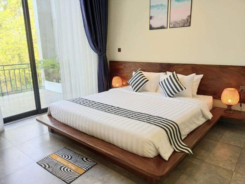 Kampot Tropical Village image
