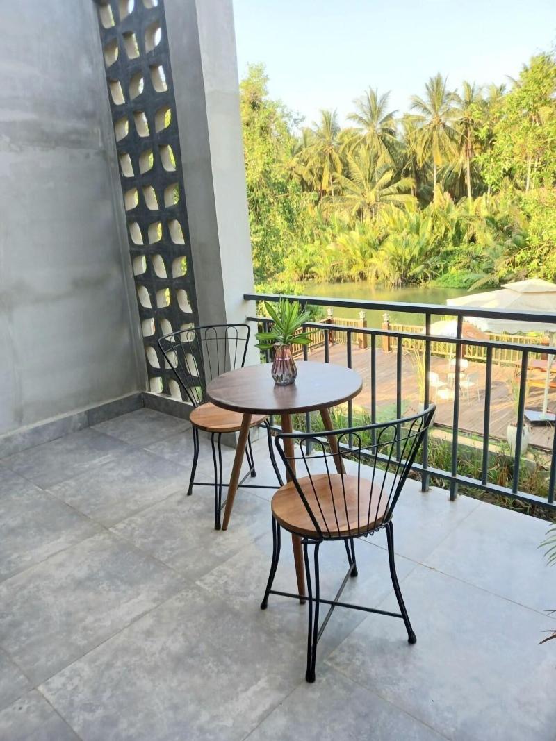 Kampot Tropical Village image