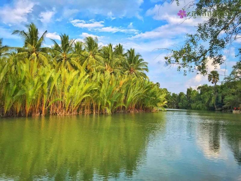 Kampot Tropical Village image