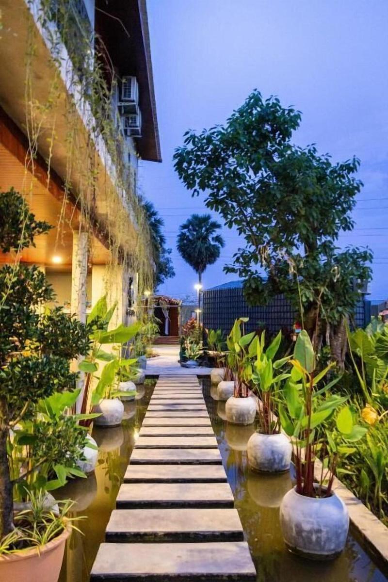 Kampot Tropical Village image