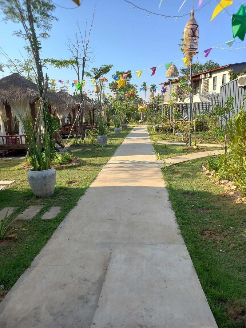 Kampot Tropical Village image