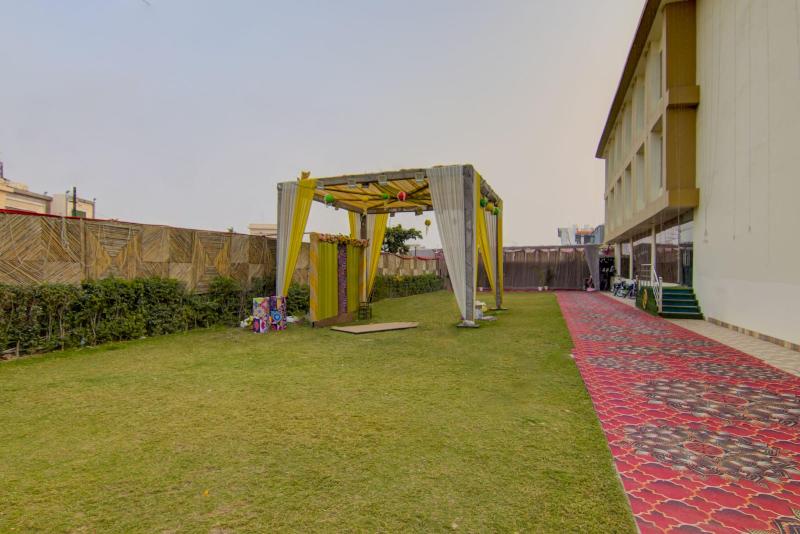Treebo Trend Torque Greater Noida image