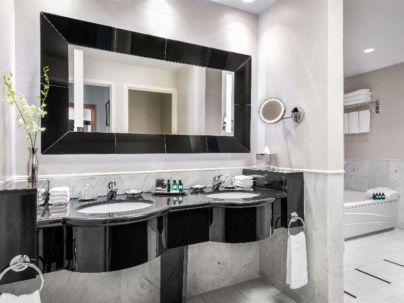 Sofitel Montreal Golden Mile image