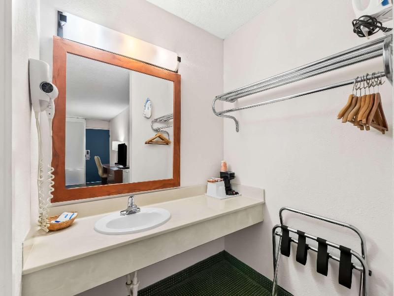 Rodeway Inn Dalton image