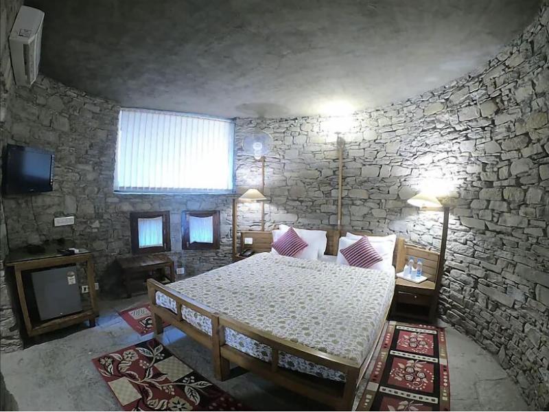 Tiaraa Monolith Lake Resort, Bhimtal image