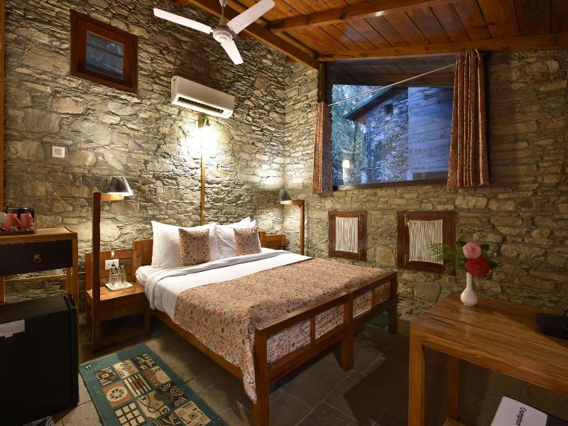 Tiaraa Monolith Lake Resort, Bhimtal image