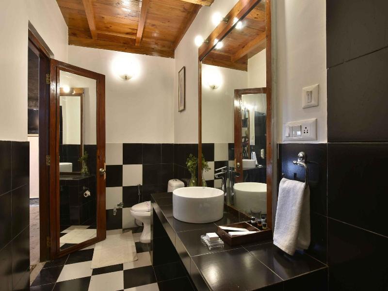 Tiaraa Monolith Lake Resort, Bhimtal image