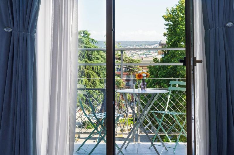 Alma Boutique Hotel image