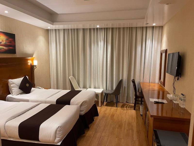 Raha Grand Hotel image