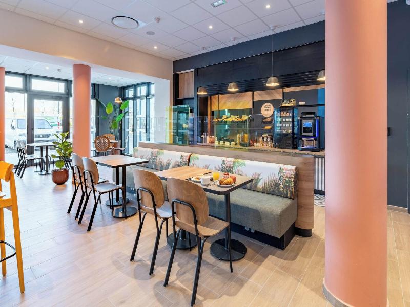 B&B HOTEL Massieux Genay image