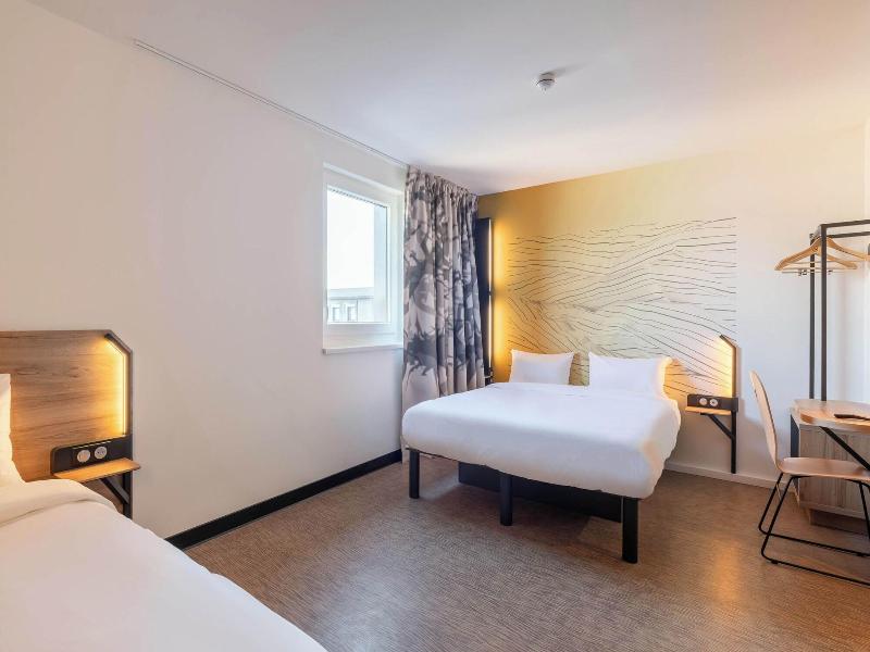 B&B HOTEL Massieux Genay image