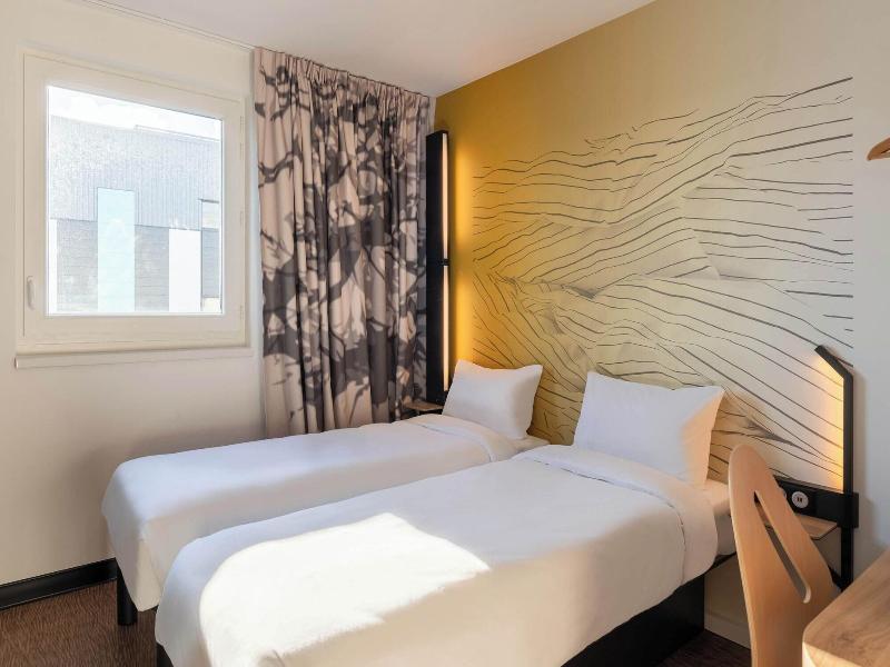 B&B HOTEL Massieux Genay image