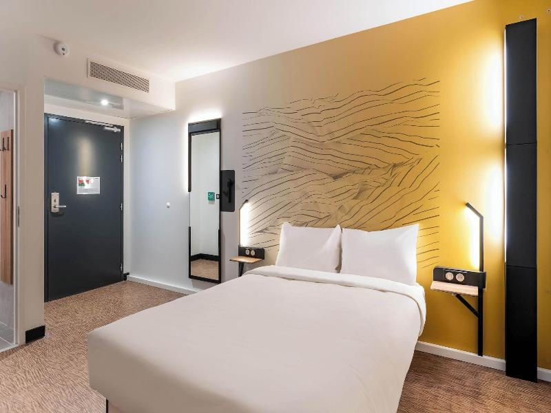 B&B HOTEL Massieux Genay image