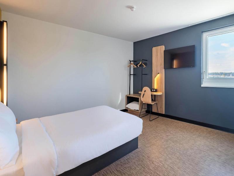 B&B HOTEL Massieux Genay image