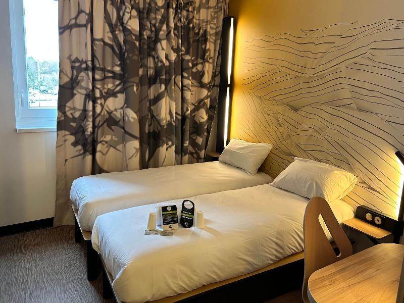 B&B HOTEL Massieux Genay image