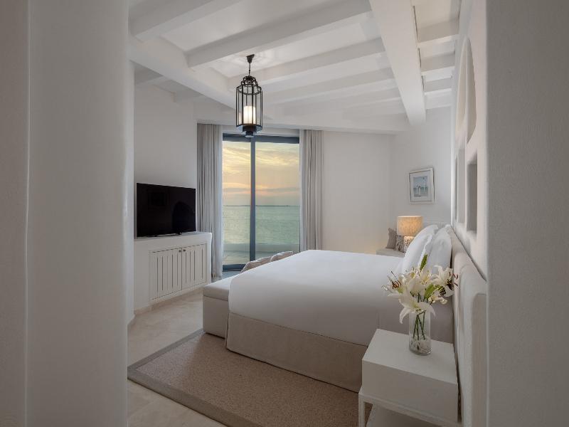 Anantara Retreat Santorini Abu Dhabi – Adults Only image