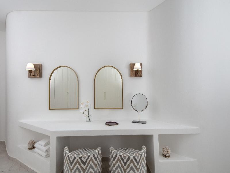 Anantara Retreat Santorini Abu Dhabi – Adults Only image