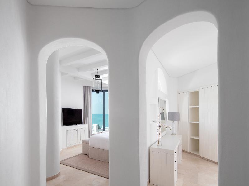 Anantara Retreat Santorini Abu Dhabi – Adults Only image