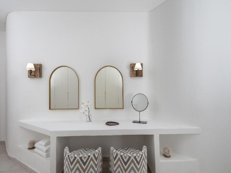 Anantara Retreat Santorini Abu Dhabi – Adults Only image