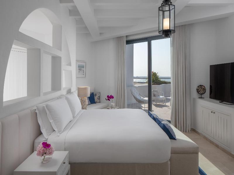 Anantara Retreat Santorini Abu Dhabi – Adults Only image