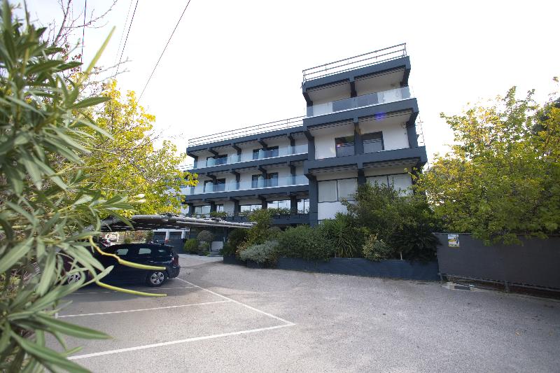 Ruby Rooms Kifisia - Image 3