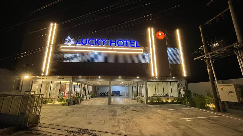 Lucky Hotel Purwodadi image 9