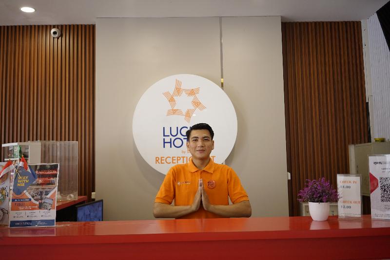 Lucky Hotel Purwodadi image 8