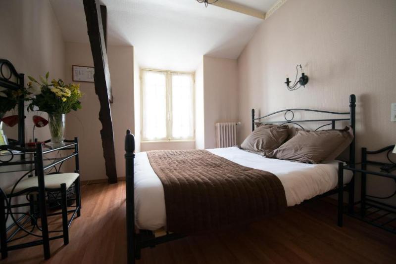 Logis Hotel La Croix Verte Le Relais Des Moulins image