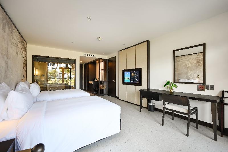 Emerald Ho Tram Resort image