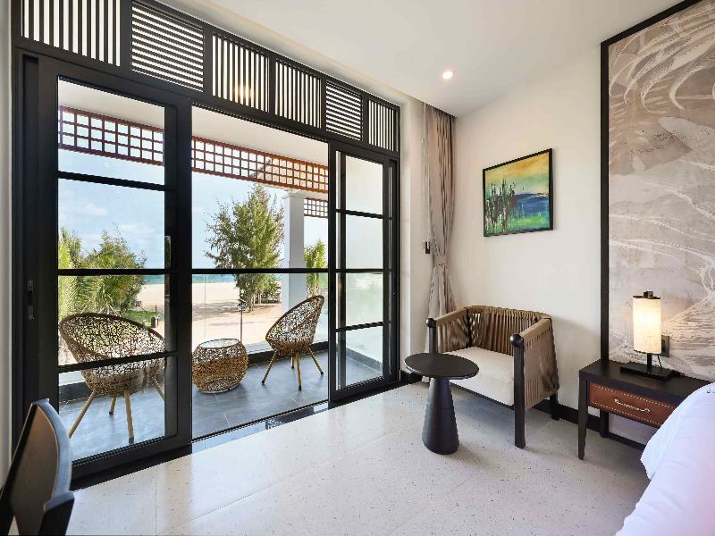 Emerald Ho Tram Resort image