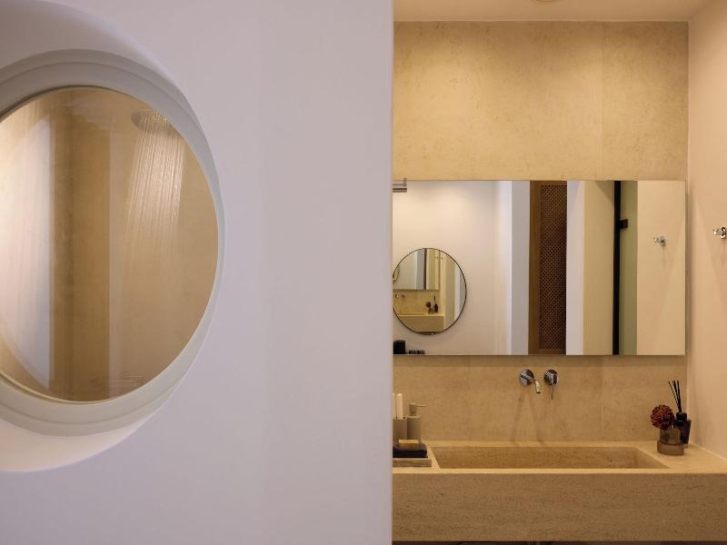 Omna Caldera Suites image