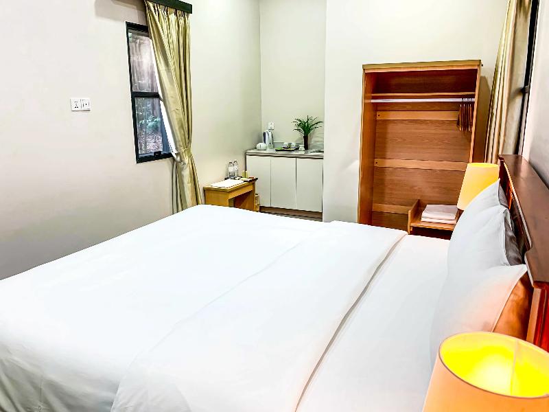 Dara Express Inn By Angkor Green Gardens image