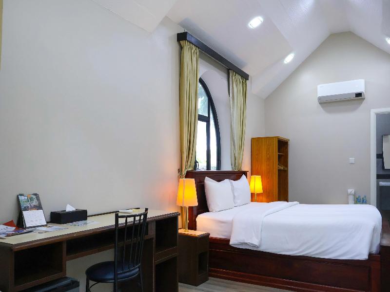 Dara Express Inn By Angkor Green Gardens image