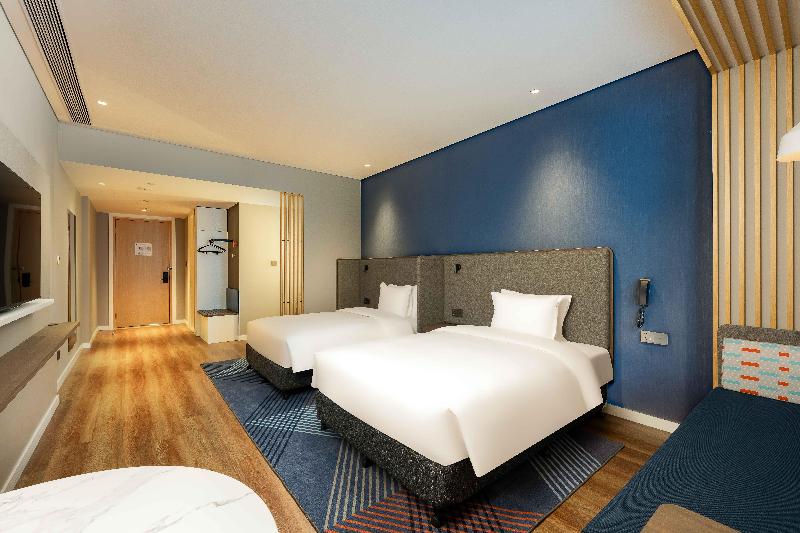 Holiday Inn Express Haiyan image
