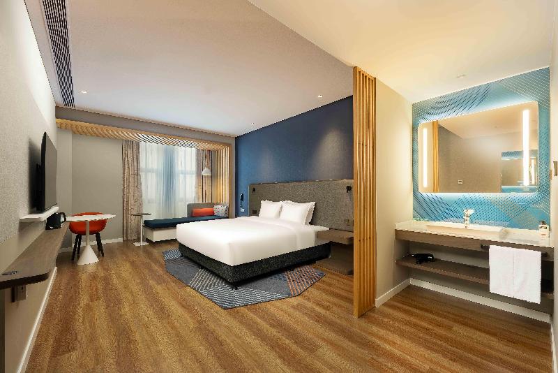 Holiday Inn Express Haiyan image