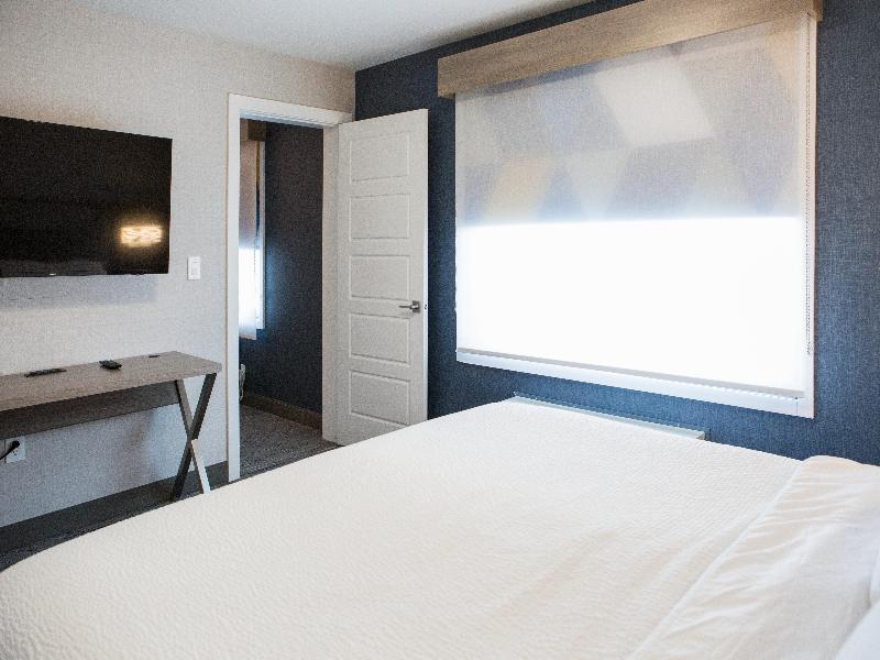 Holiday Inn Express And Suites Prince Albert South image