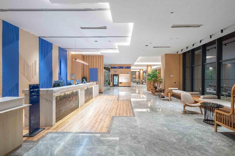 Holiday Inn Express Huangshi Cihu Lake image
