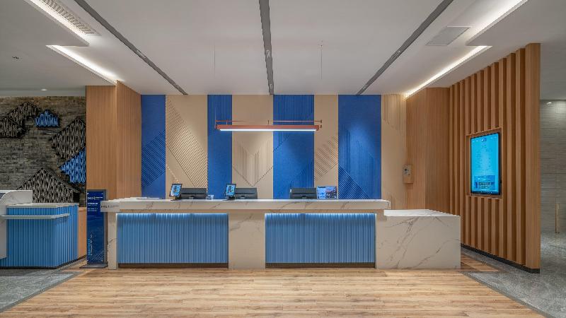 Holiday Inn Express Huangshi Cihu Lake image