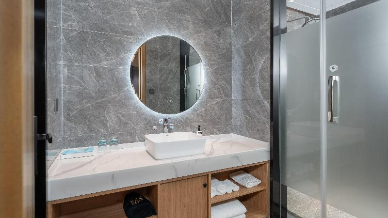 Holiday Inn Express Huangshi Cihu Lake image