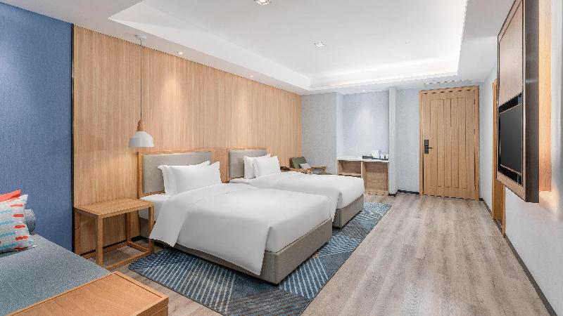 Holiday Inn Express Huangshi Cihu Lake image