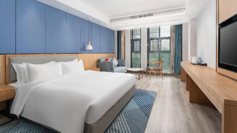 Holiday Inn Express Huangshi Cihu Lake image