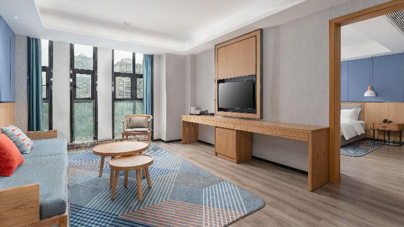 Holiday Inn Express Huangshi Cihu Lake image