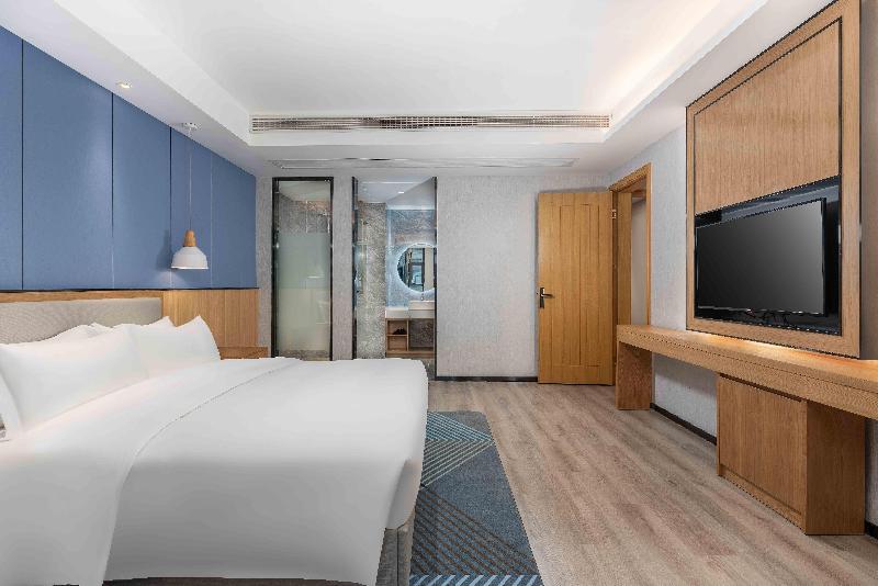 Holiday Inn Express Huangshi Cihu Lake image