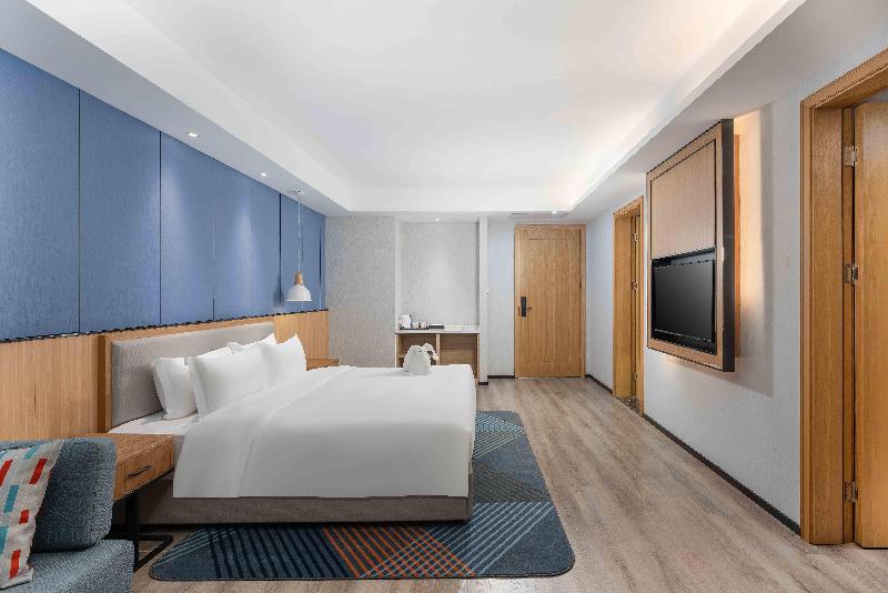 Holiday Inn Express Huangshi Cihu Lake image