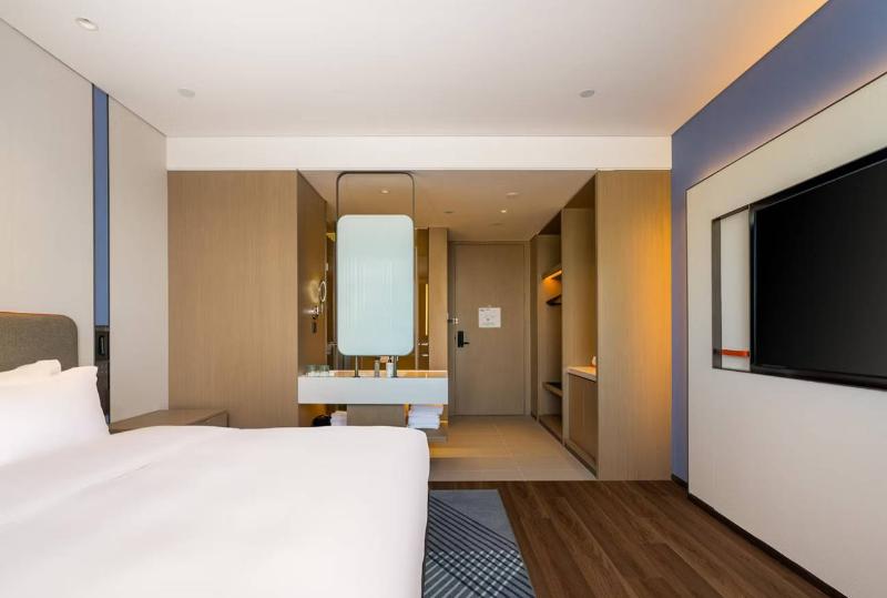 Holiday Inn Express Heze City Center image