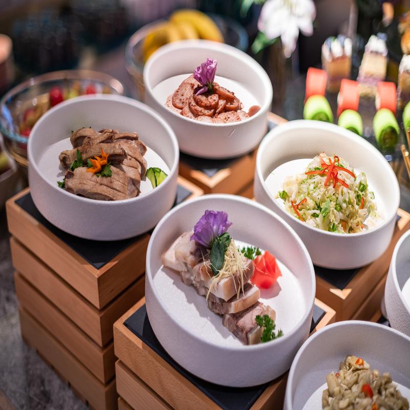 Food & Beverage