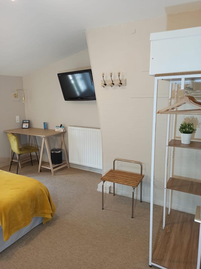 Logis Hotel Le Prince Noir image