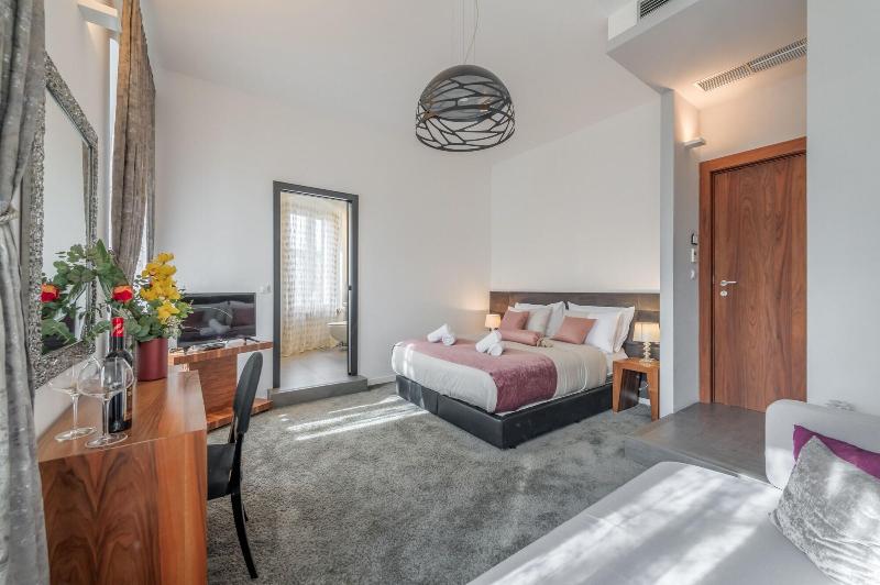 Starlight Luxury Suites image