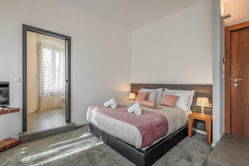 Starlight Luxury Suites image