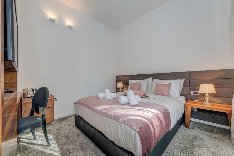 Starlight Luxury Suites image